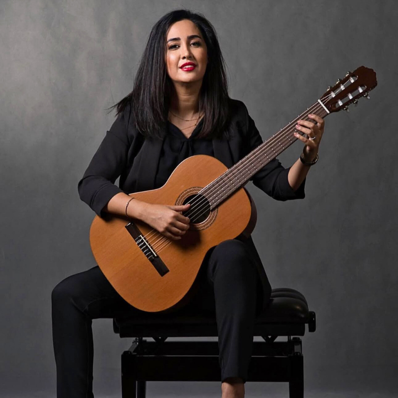 Nasim Bakht